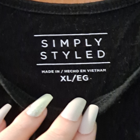 black tank top - Picture 2 of 2